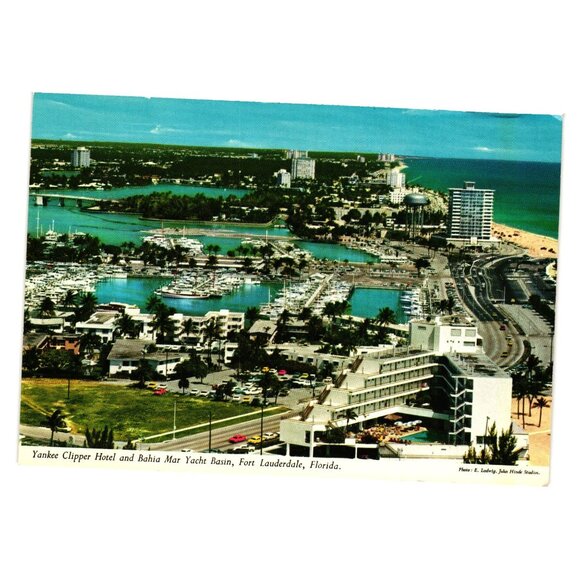 Vintage Postcard Yankee Clipper Hotel Bahia Mar Yacht Basin Fort Lauderdale FL - Picture 1 of 2